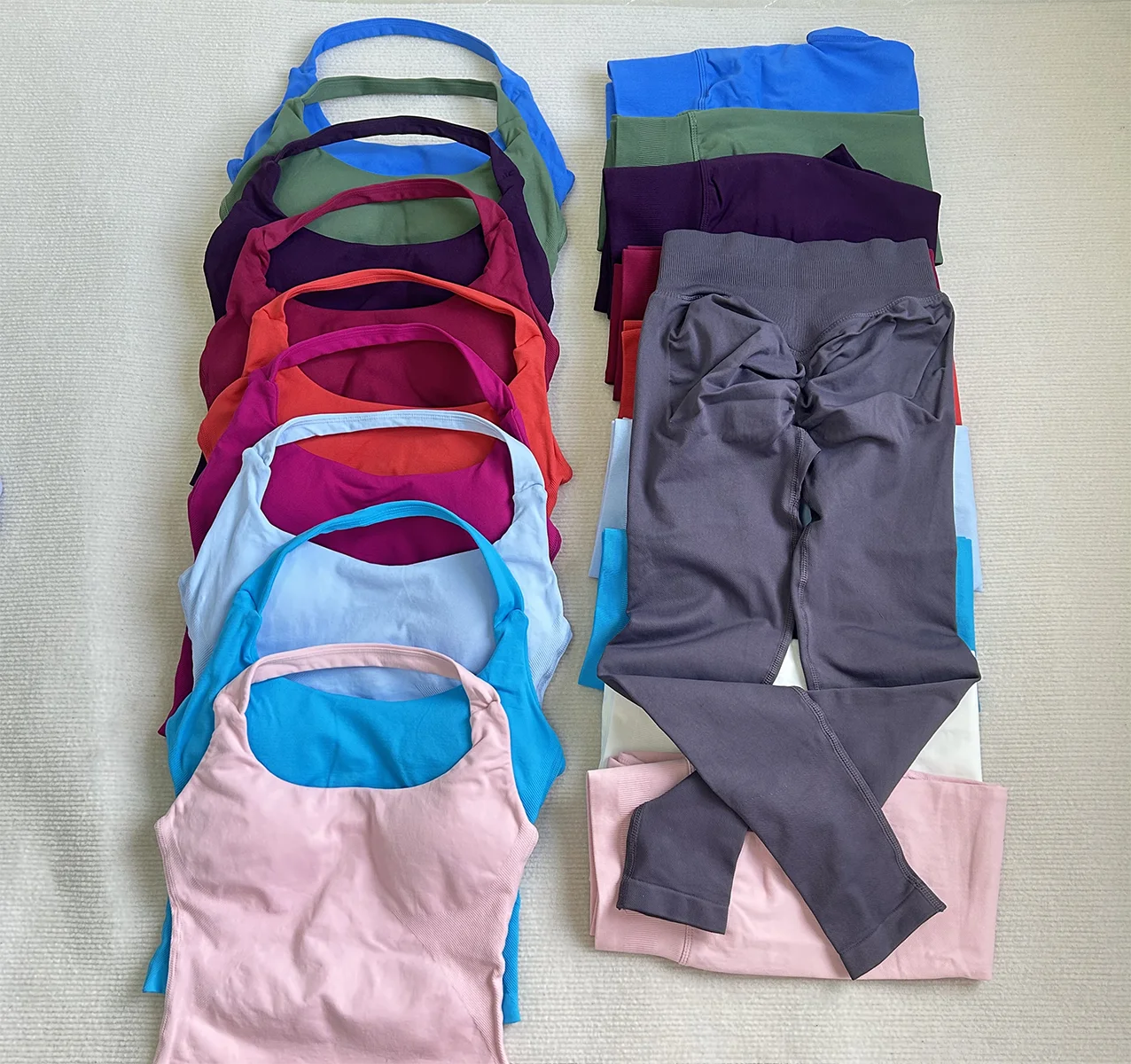 Halter Top Leggings 2-Piece Set Seamless Halterneck Backless Yoga Top+Scrunch Booty Leggings Fitness Gym 2pcs Set