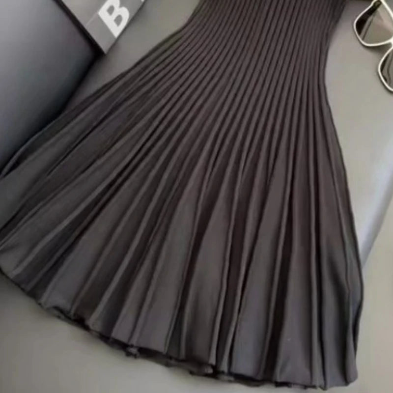 New Black Knitted Dress Fashionable Elegant Style Exuding A Goddess-like Charm Slimming Form-fitting Dress with A Cinched Waist