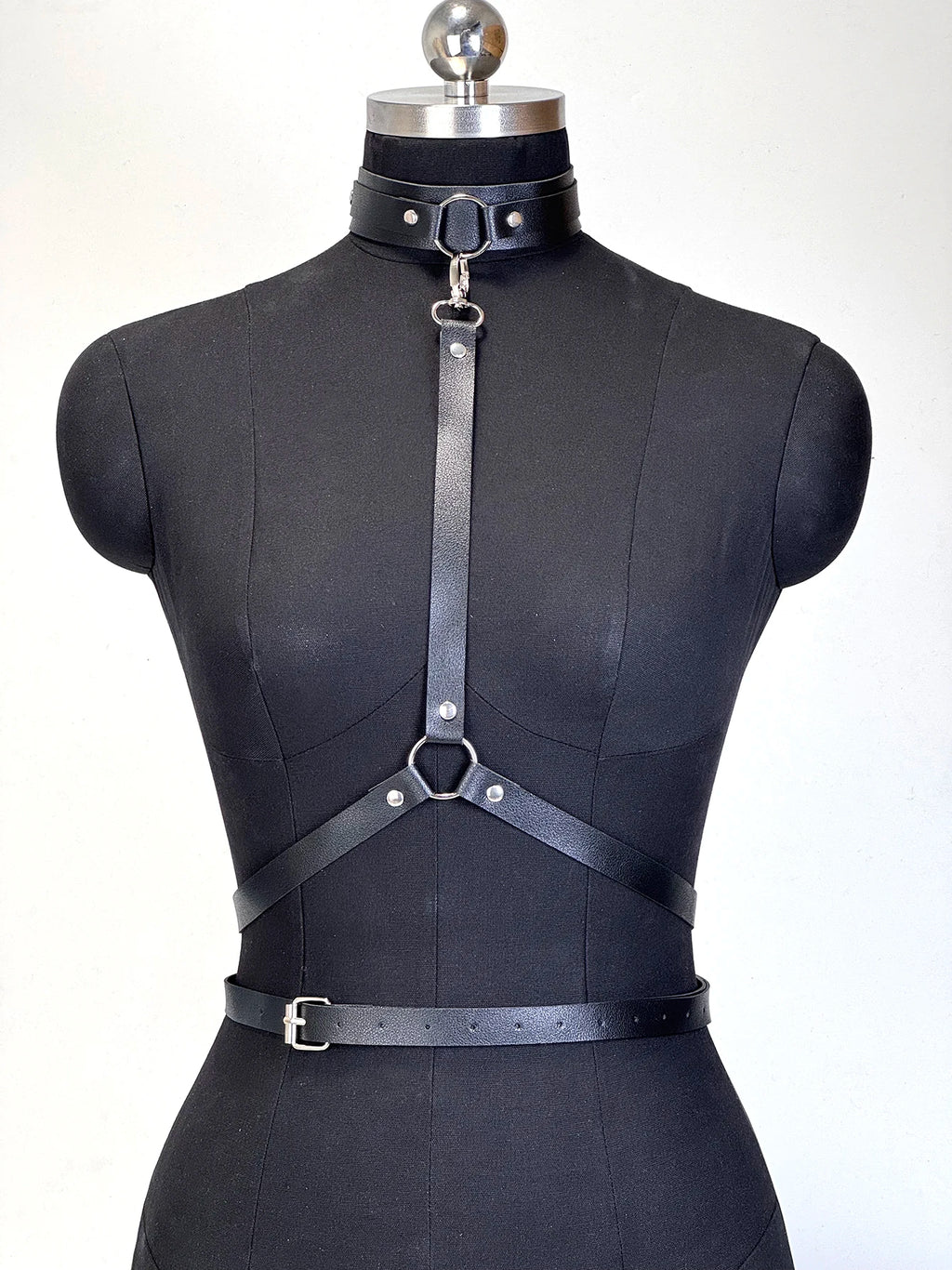 Women Fashion Belt Female Street Style Harness Adjustable Chest Belt with Chain Leather Waistband Gothic Clothing Accessories