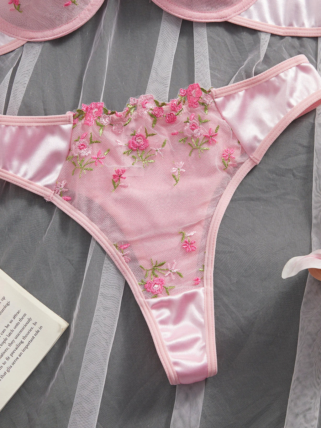 Pink Floral Embroidery Lingerie Set 2PCS Underwired Semi-Sheer Front Closure Back Double Hooks Sexy Underwear for Romantic Occas